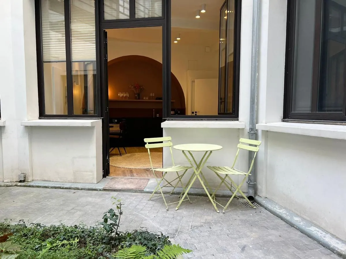 Cosy 1Br With Outside Space Near Canal Saint Martin Paris
