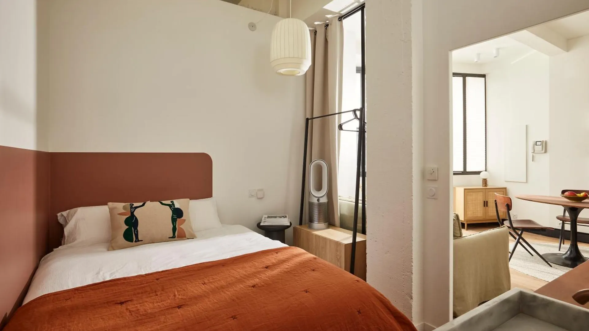 Cosy 1Br With Outside Space Near Canal Saint Martin Paris