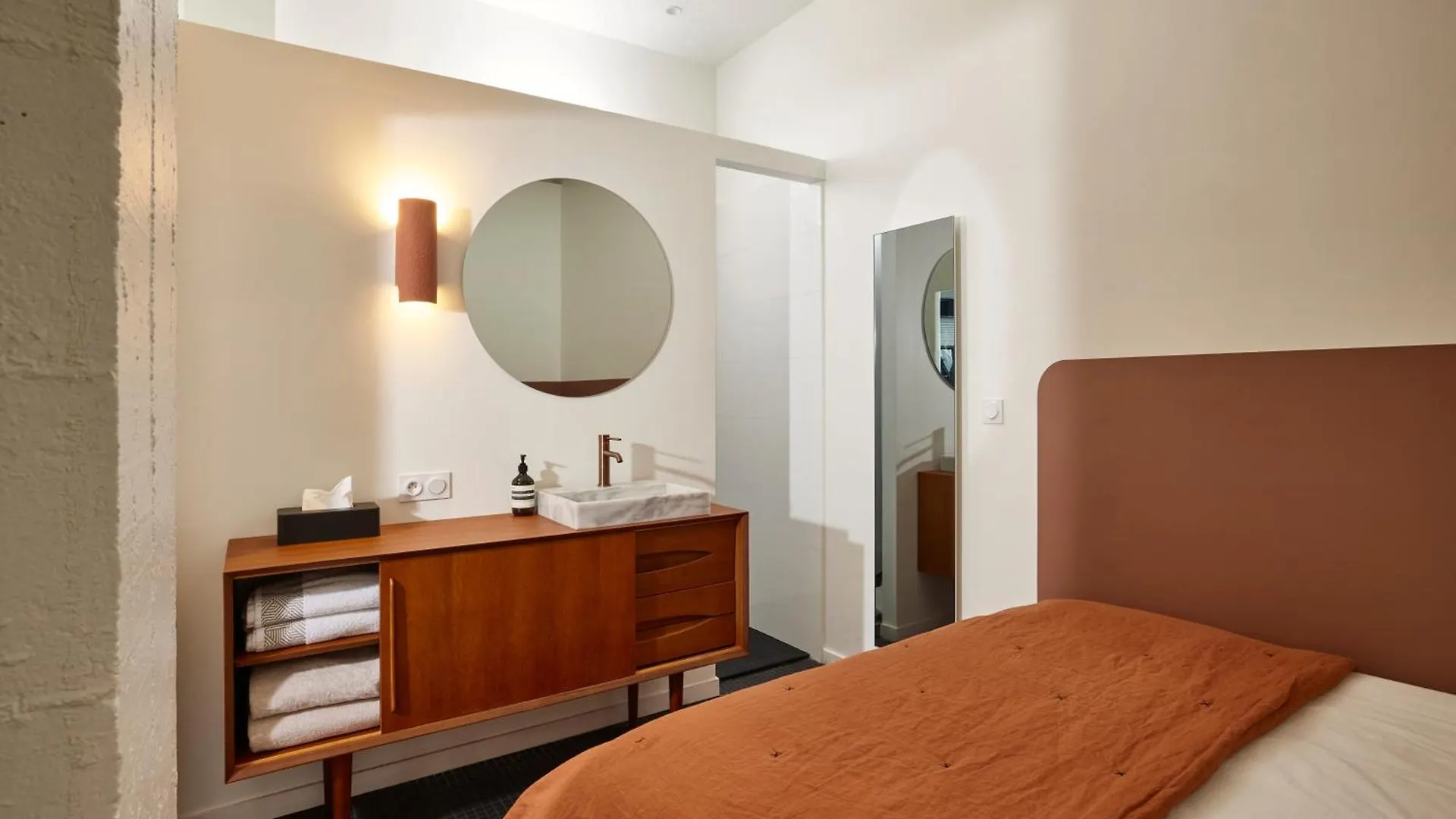 Cosy 1Br With Outside Space Near Canal Saint Martin Paris 0*,  France